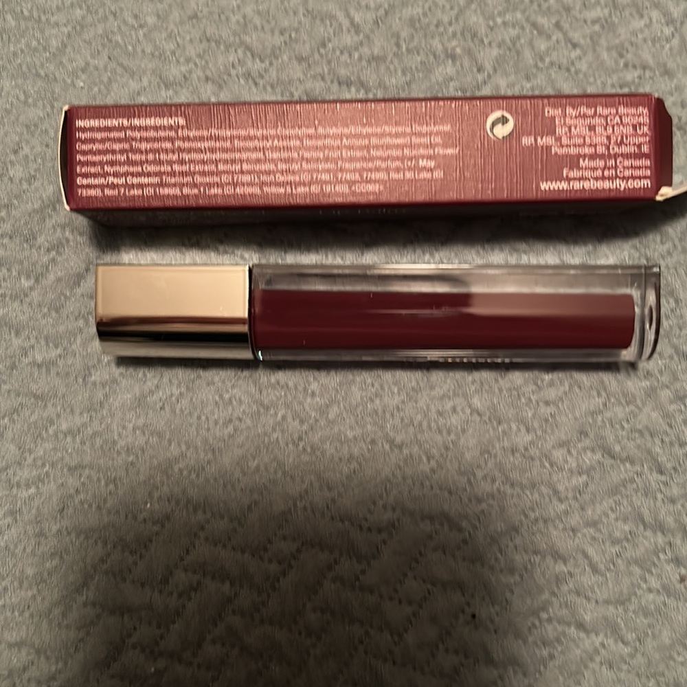 RARE BEAUTY BY SELENA GOMEZ | Stay Vulnerable Glossy Lip Balm - Nearly Berry - Picture 4 of 6